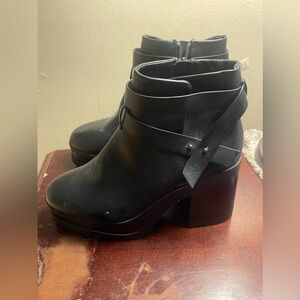 NWT FOREVER 21 BLACK BOOTS